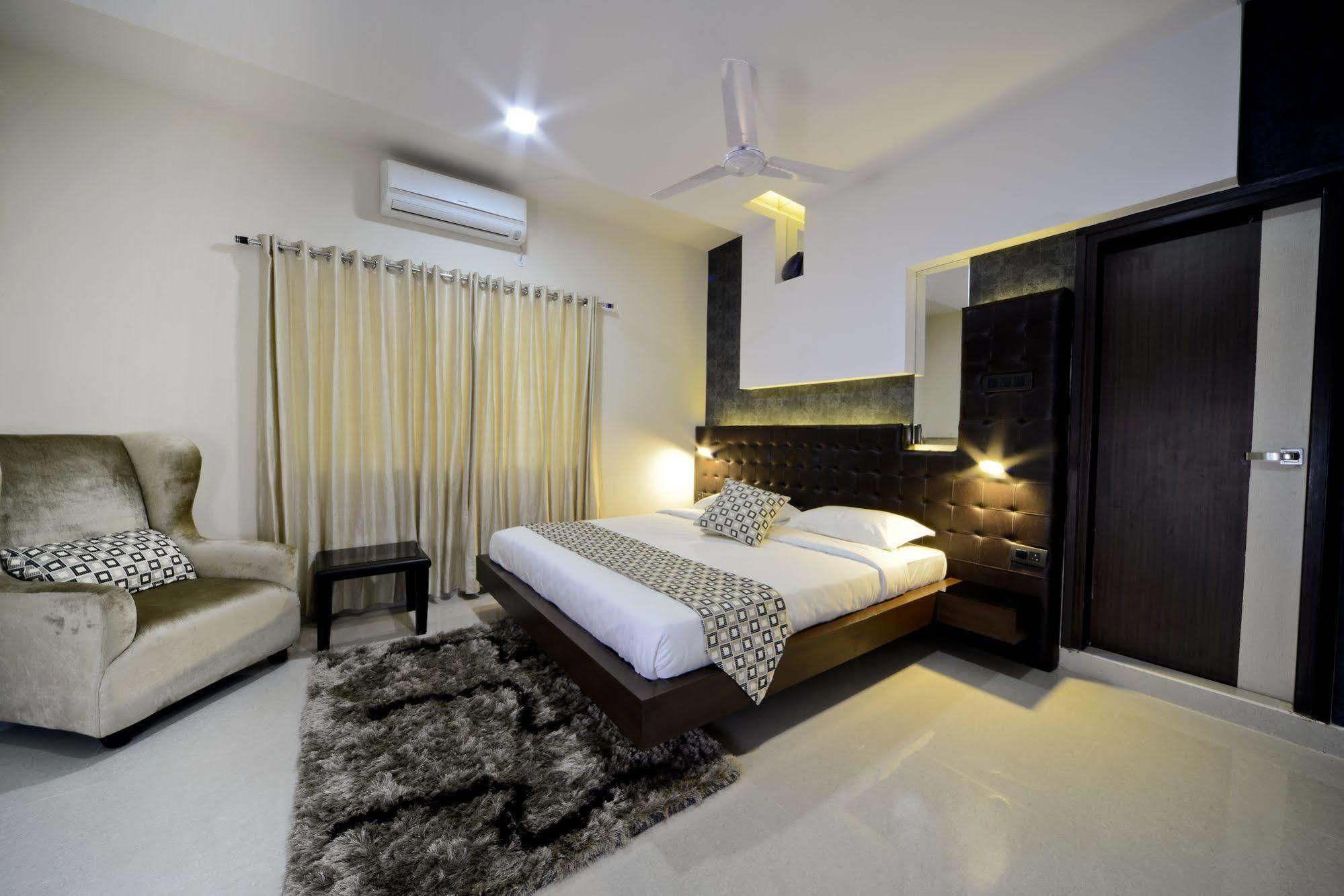 Hotel Serenity La Vista Hyderabad Esterno foto